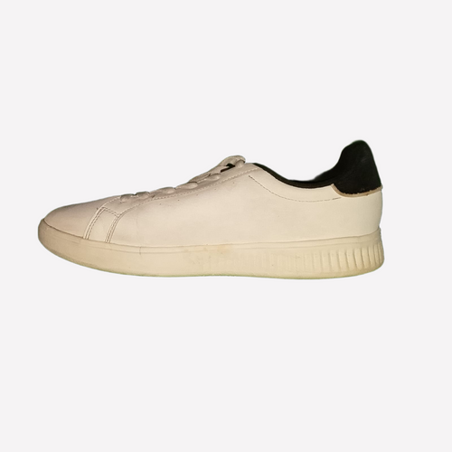 ANTA Vintage-style classic casual leather sneaker.