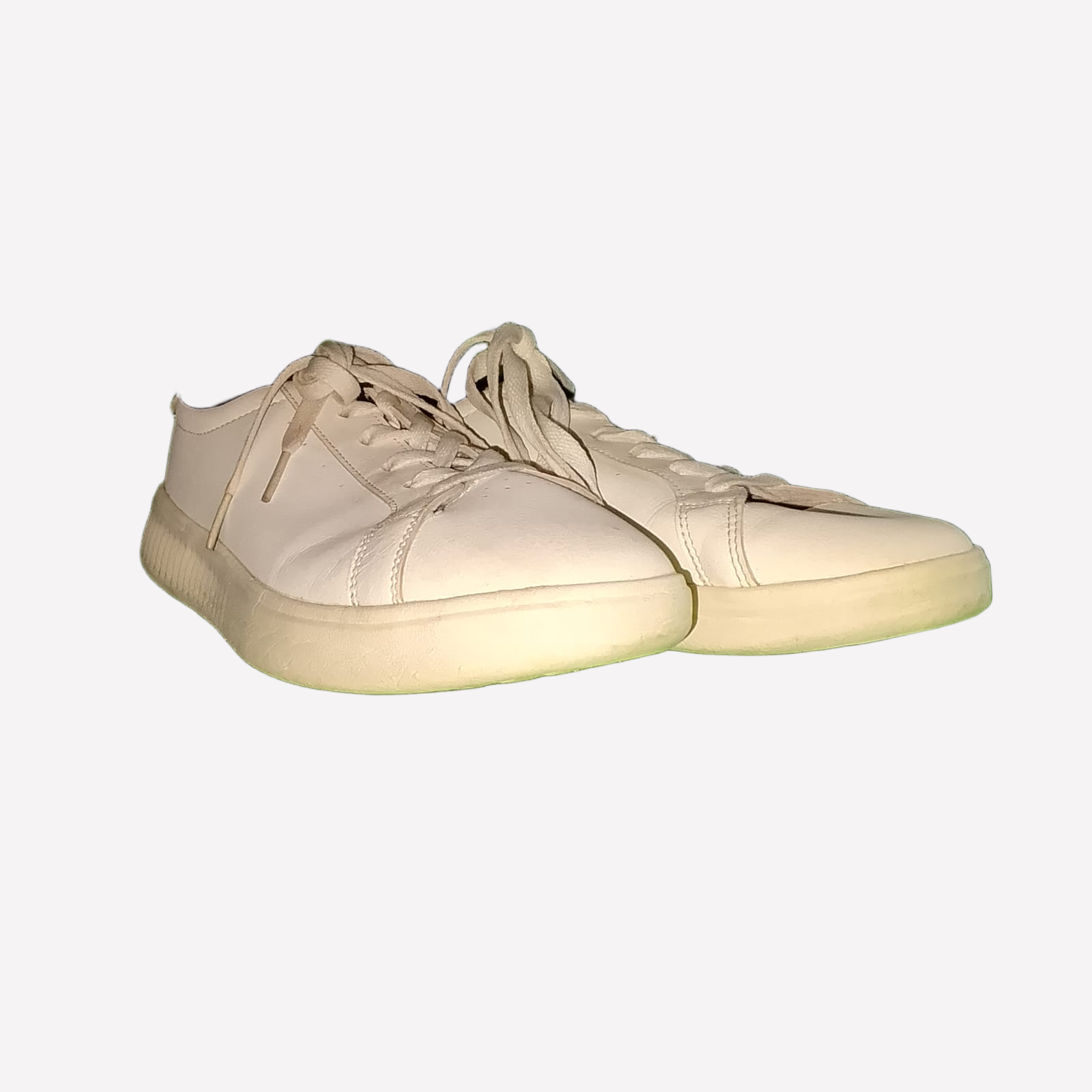 ANTA Vintage-style classic casual leather sneaker.